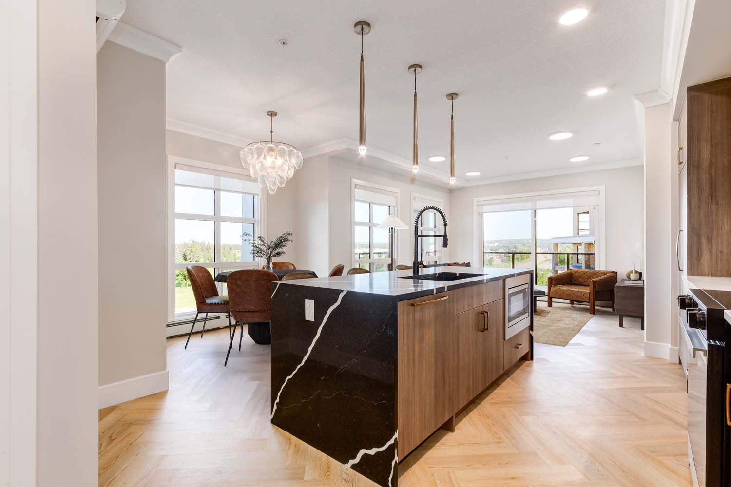 1_Argento_Neo_Kitchen_Virtually Staged